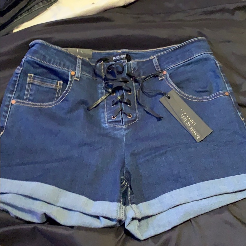 THE CUTEST HIGH RISE SHORTS